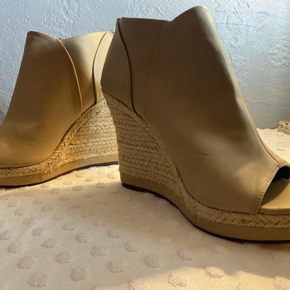 NWOT MICHAEL ANTONIO Nude Mule with an Espadrille Heel - Picture 10 of 16